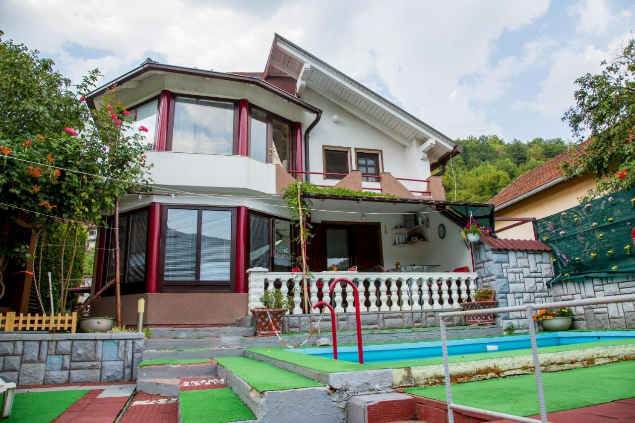 Villa Dino Kulen Vakuf Εξωτερικό φωτογραφία